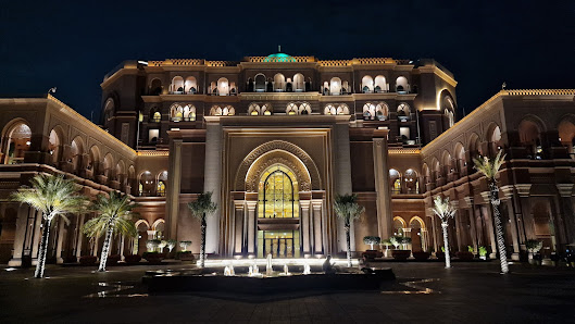 Emirates Palace Mandarin Oriental thumb 3